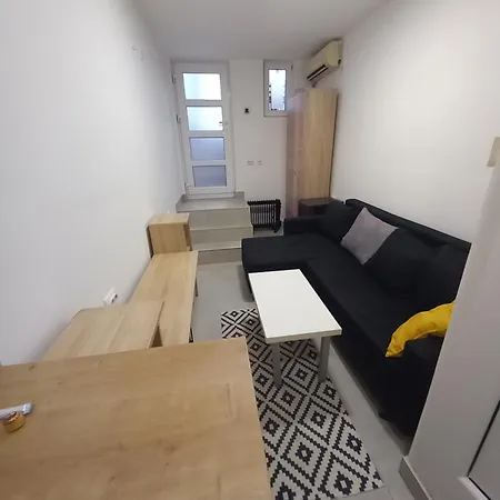 Apartman Under The Tree
