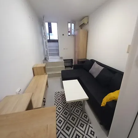 Apartment Under The Tree *